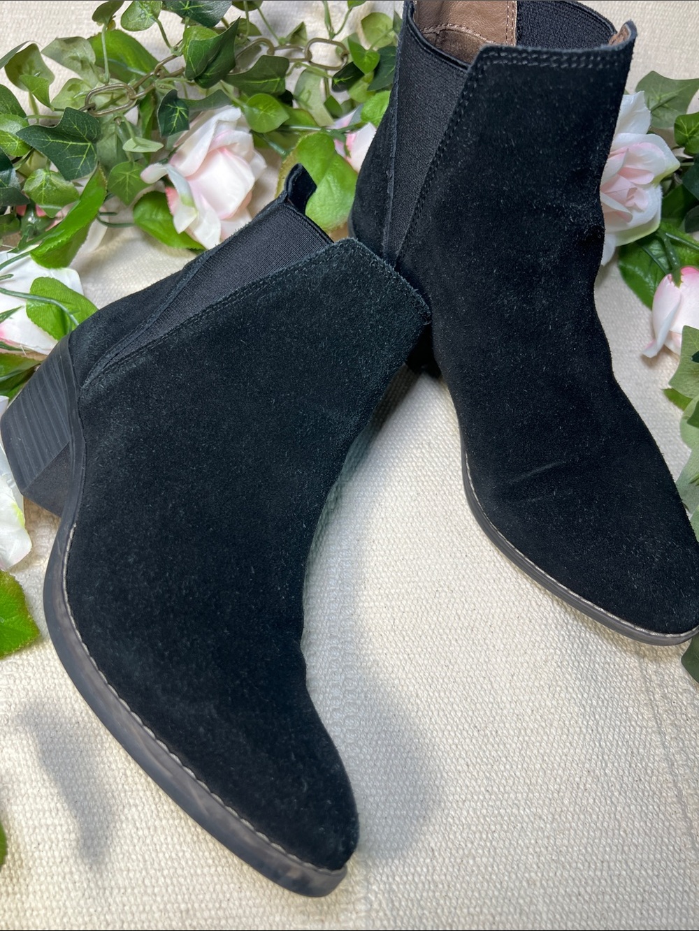 🌼White Mountain Black Leather Suede Women’s Ankle Boots